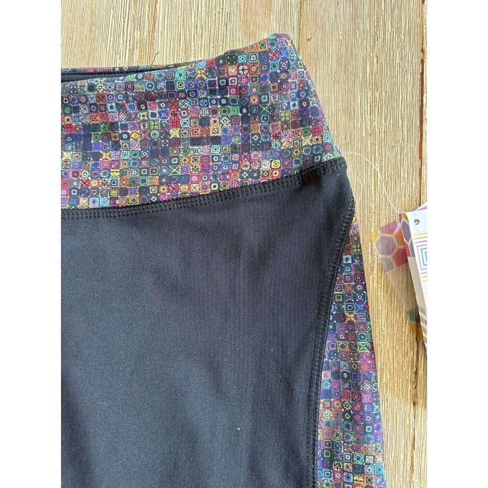 LuLaRoe JADE Capri Compression Moisture Wicking Leggings NEW Size Medium  Black - Picture 3 of 6